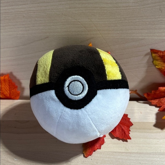 Pokemon Other - Hyper Ball Pokeball Pokemon Plush Tomy 5” Black Yellow Nintendo